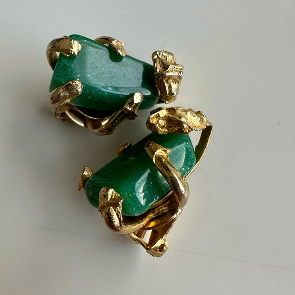 Vintage gold wrapped jade stone clip on earrings - Picture 5 of 5